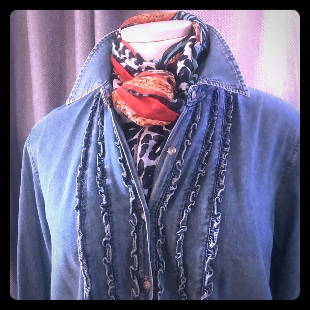 DCC Woman Denim ruffle front shirt only